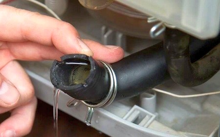 Стиральная машина останавливается